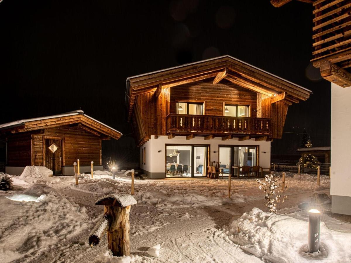 Apartment In Wald Im Pinzgau With A Carport 外观 照片