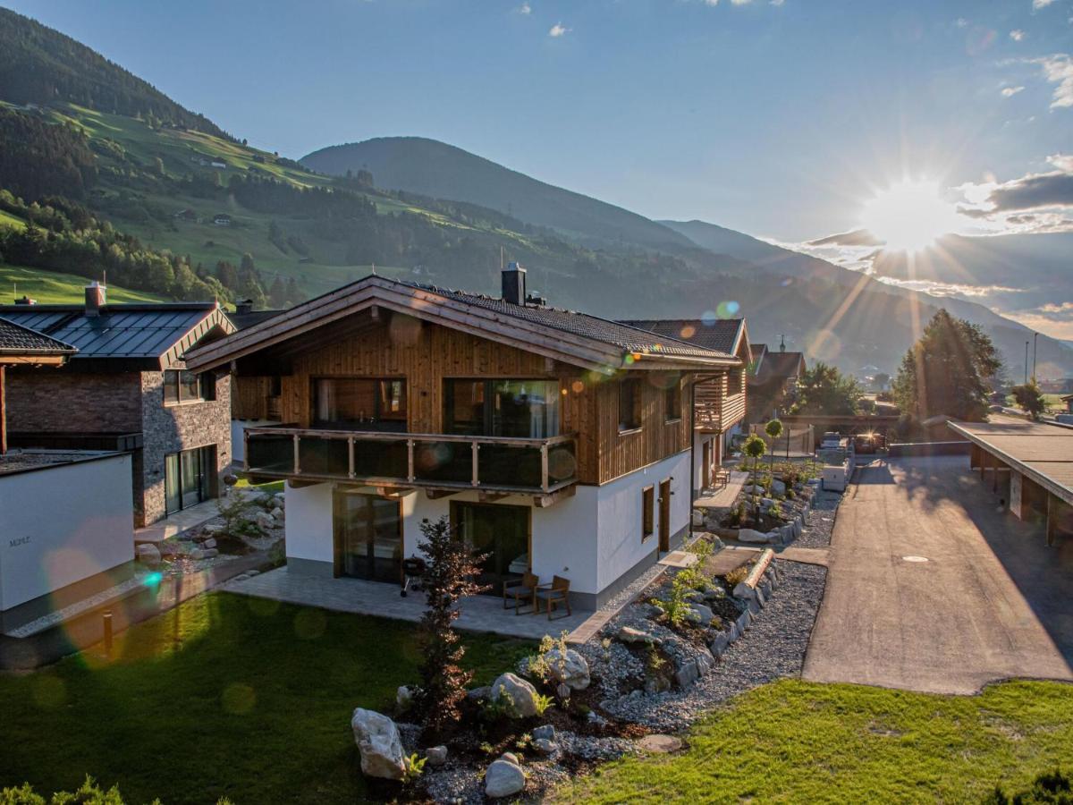 Apartment In Wald Im Pinzgau With A Carport 外观 照片